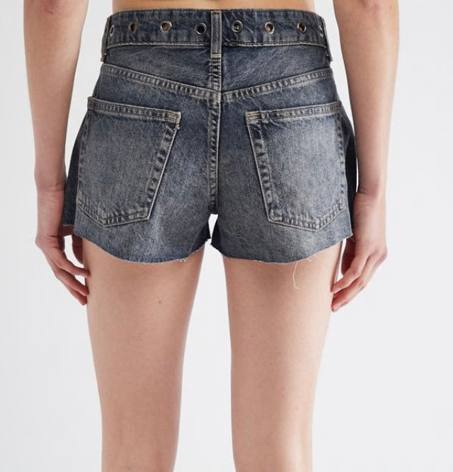 Short en jean & Bleu esprit rock et audacieux