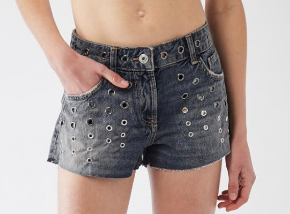 Short en jean & Bleu esprit rock et audacieux