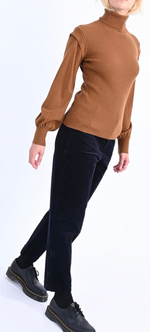Pull - Camel - Molly Bracken