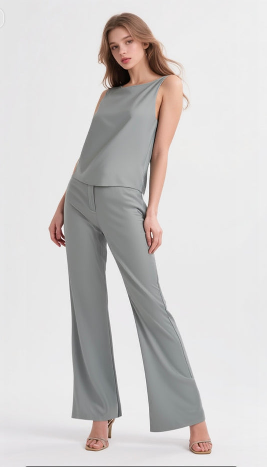 Pantalon flare gris perle satiné Chic fluide & silhouette élancée